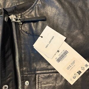 Zara %100 leather jacket Size M